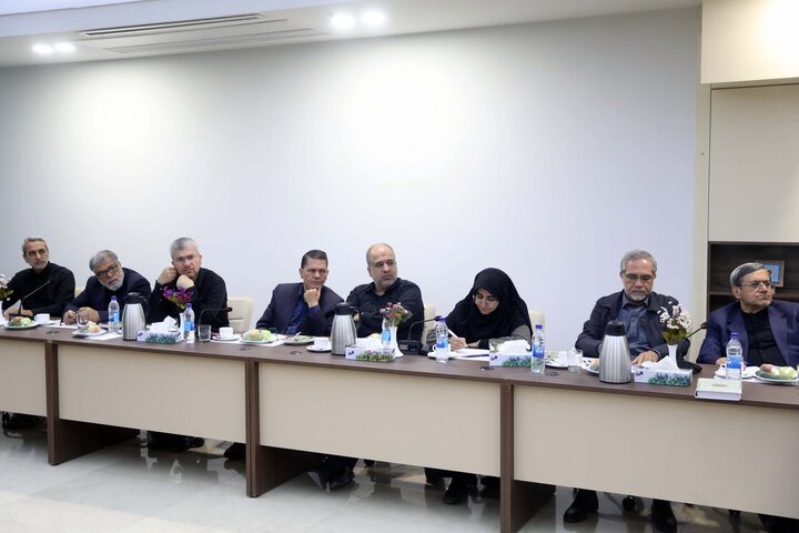 نشست مشترک کمیسیون امنیت ملی با سرپرست وزارت دفاع