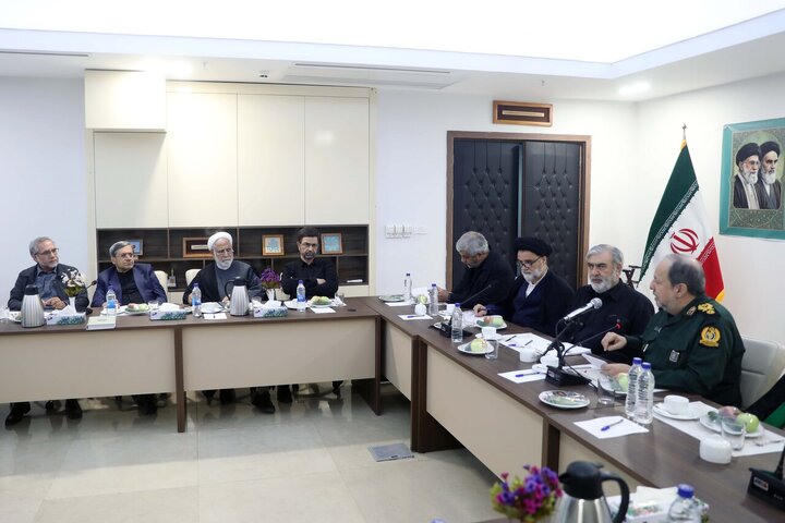 نشست مشترک کمیسیون امنیت ملی با سرپرست وزارت دفاع