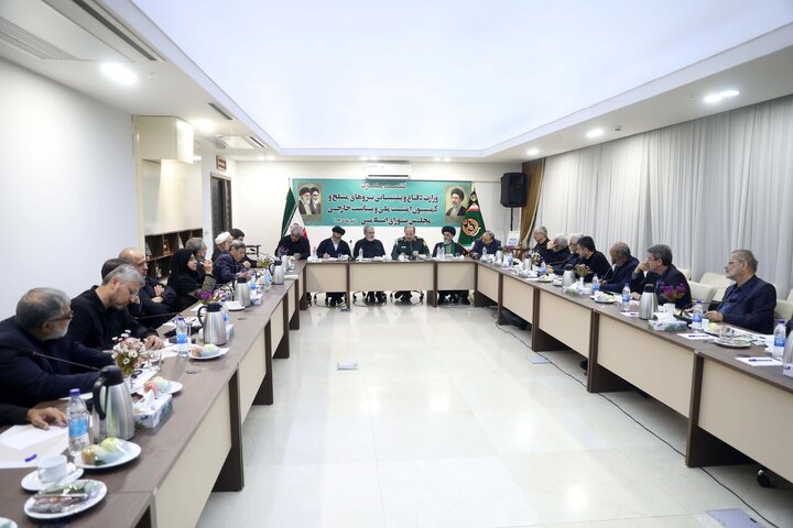نشست مشترک کمیسیون امنیت ملی با سرپرست وزارت دفاع
