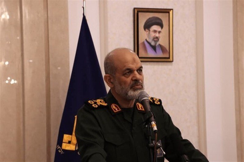 سرلشکر وحیدی: رزمندگان اسلام مسلح‌ترین ارتش تاریخ را به زانو در آوردند