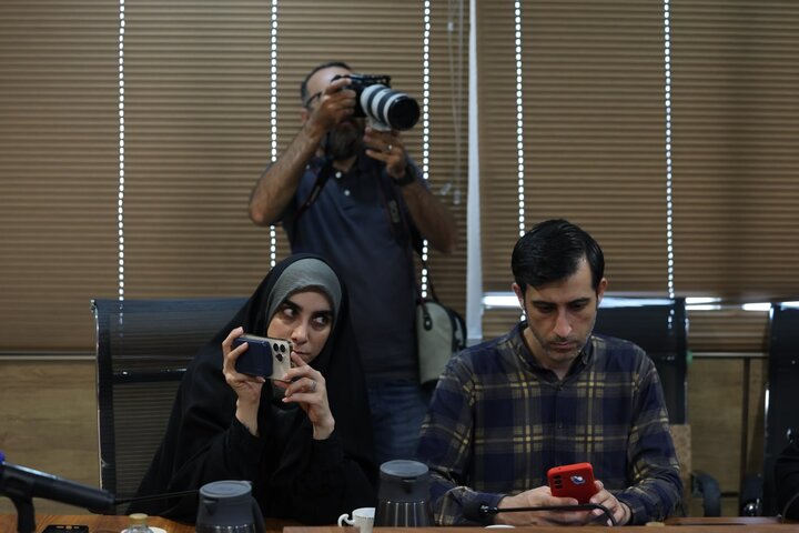 نشست فاطمه مقصودی