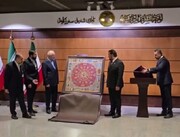 اهدای هدیه هیئت پارلمانی ایران به رئیس مجلس عراق