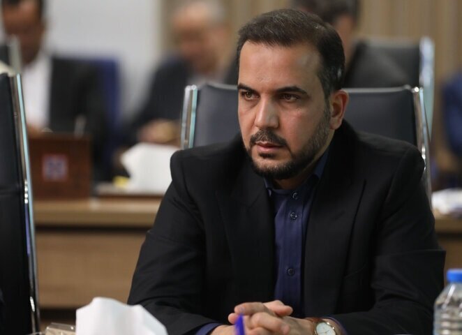 یوسفی: دولت درباره تغییر شیوه توزیع بنزین شفاف‌سازی کند