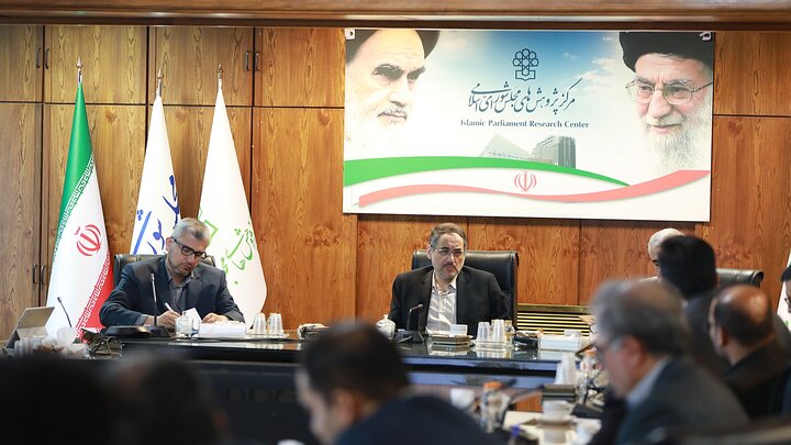 نگاهداری: رشادت های نیروهای نظامی و نظام سلامت در جنگ، مایه فخر تاریخ ایران شد/ رضایی: قواعد ویژه جنگ باید به نظام سلامت تسری یابد