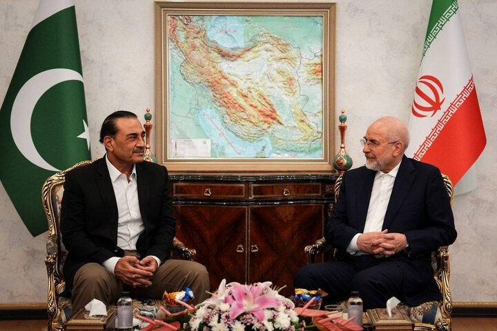 دیدار فرمانده ارتش پاکستان با رئیس مجلس