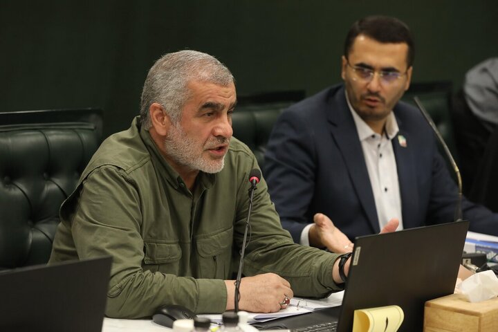 33