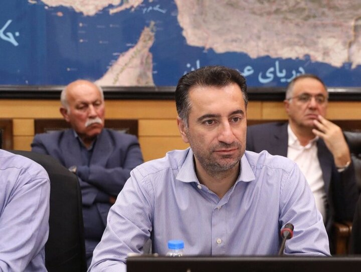 صالحی: کاهش ساعت کاری کارکنان منتفی شد/ دولت برای تنظیم ساعت کار در پنج روز «مجاز» است