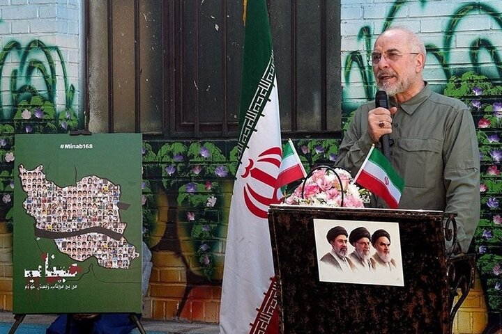 قالیباف به دانش‌آموزان: شما با ذهن و قلب خود آینده این کشور را رقم می‌زنید/ دشمن این سرزمین و وطن عزیزمان، جهل و نادانی است  