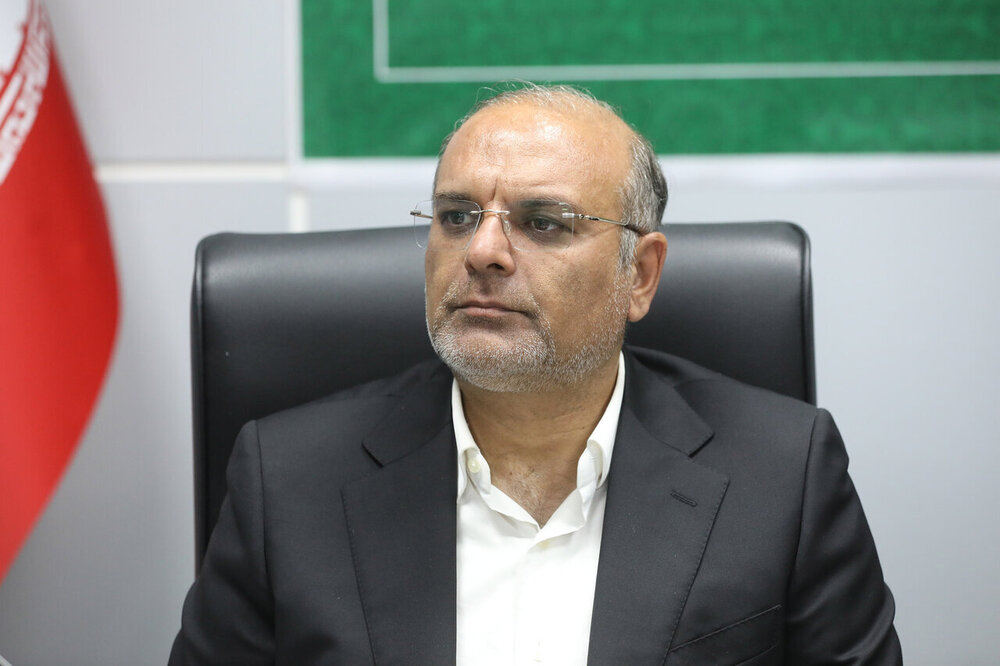 مشکل تأمین دارو یک‌علتی نیست/ لک علی‌آبادی از مثلث تحریم، احتکار و زیرمیزی می‌گوید