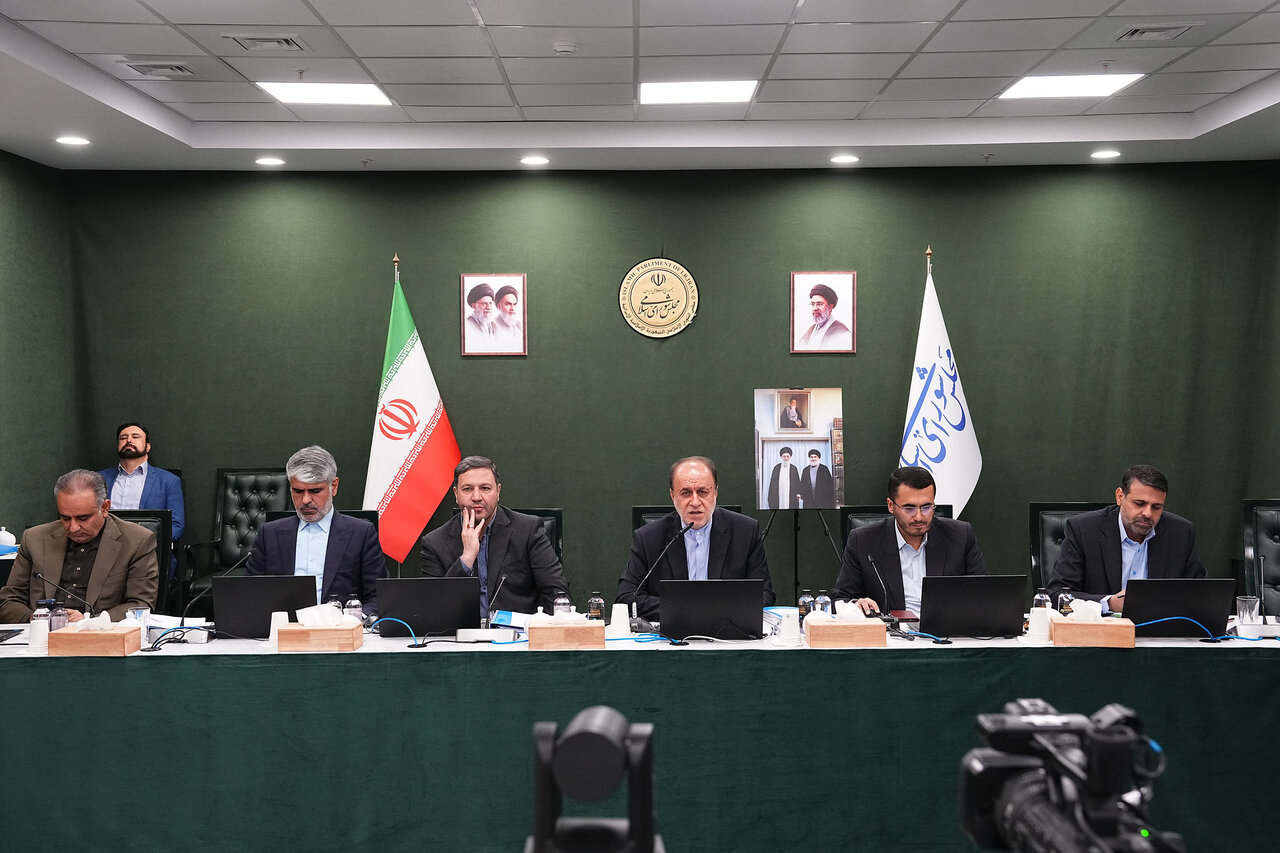 در جلسه ۵ مهر مجلس چه گذشت/ نمایندگان پای معیشت مردم و مطالبات گندمکاران