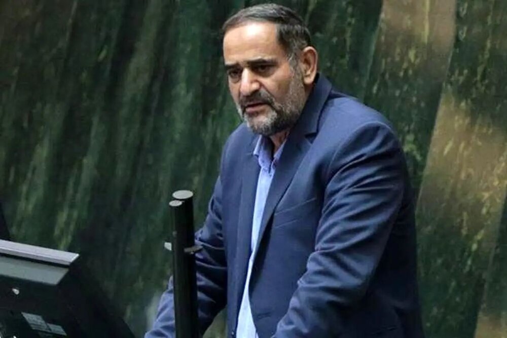 عباسپور: ارزپاشی در شرایط عسر و حرج کشور معنا ندارد