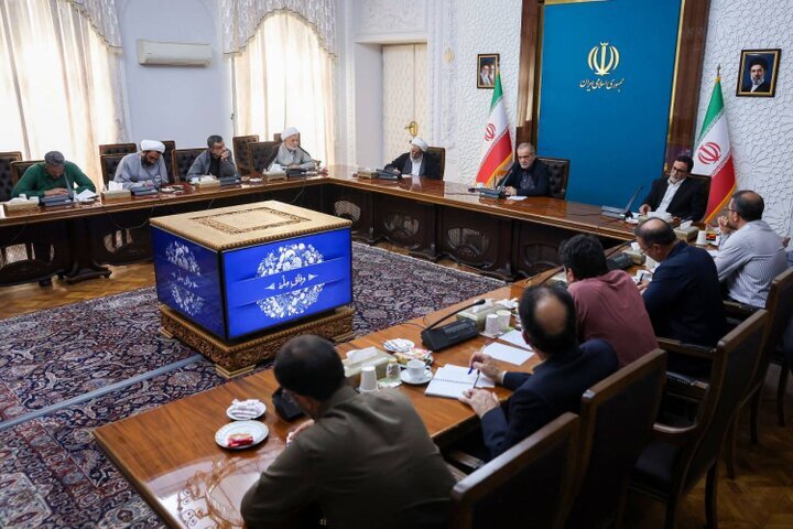 پزشکیان: اولویت اصلی، حل معیشت مردم است/ مسجدمحوری راهکار تغییر رفتار جامعه