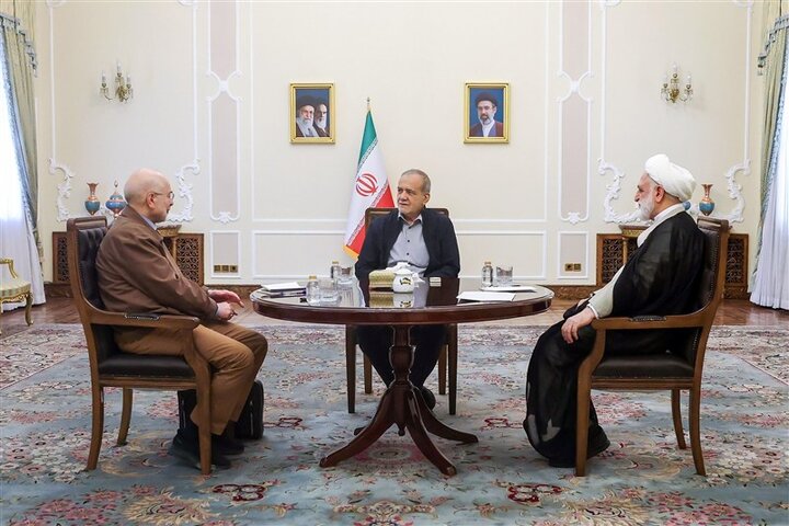 جلسه سران قوا به‌میزبانی پزشکیان برگزار شد