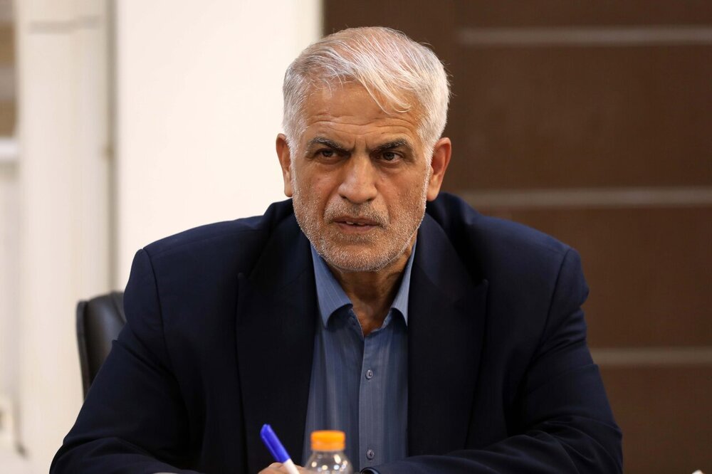 بشیری: حقوق کارکنان و بازنشستگان نیروهای مسلح باید در اولویت باشد/ استفاده از ظرفیت مولدسازی برای تأمین منابع دفاعی ضروری است