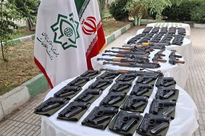 بازداشت ۲ تروریست و کشف ۱۰۹ قبضه سلاح جنگی در کرمانشاه