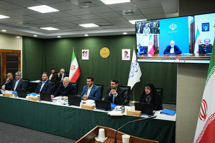 در جلسه رأی اعتماد وزیر دفاع چه گذشت؟ / دفاع پزشکیان، انتقادهای تند و رأی موافق ۲۳۷ نماینده