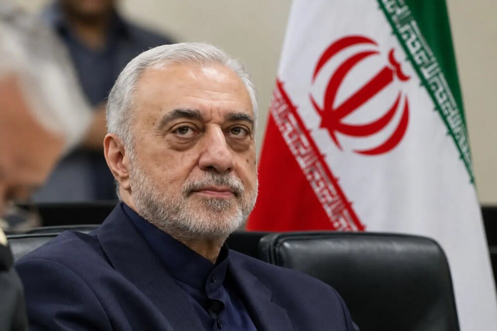 مهرداد اخلاقی با رای نمایندگان به عنوان وزیر دفاع انتخاب شد