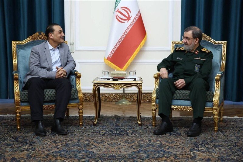 سرلشکر رضایی: حتی ذره‌ای از مواد هسته‌ای غنی‌شده ایران خارج نمی‌شود / تا اعتمادسازی آمریکا صورت نگیرد، مذاکره‌ای در کار نخواهد بود