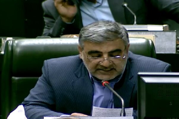 علی کرد: مردم از آمریکا و رژیم صهیونیستی هراسی ندارند، اما تصمیمات غلط حیاتشان را تهدید می‌کند!
